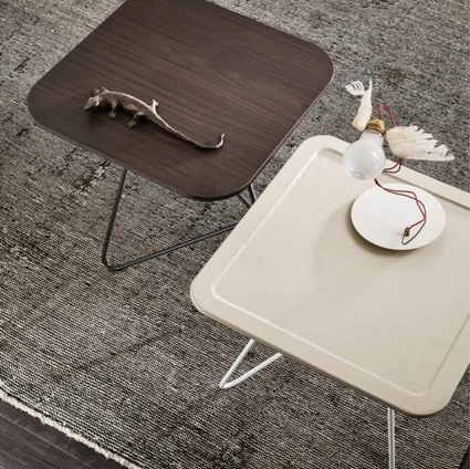 Tavolino Capitol con piano in essenza o ecopelle di Maronese