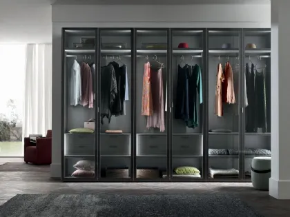 Armadio Glax struttura in Rovere Thea con telaio anta Champagne spazzolato e vetro fumè di Maronese Acf