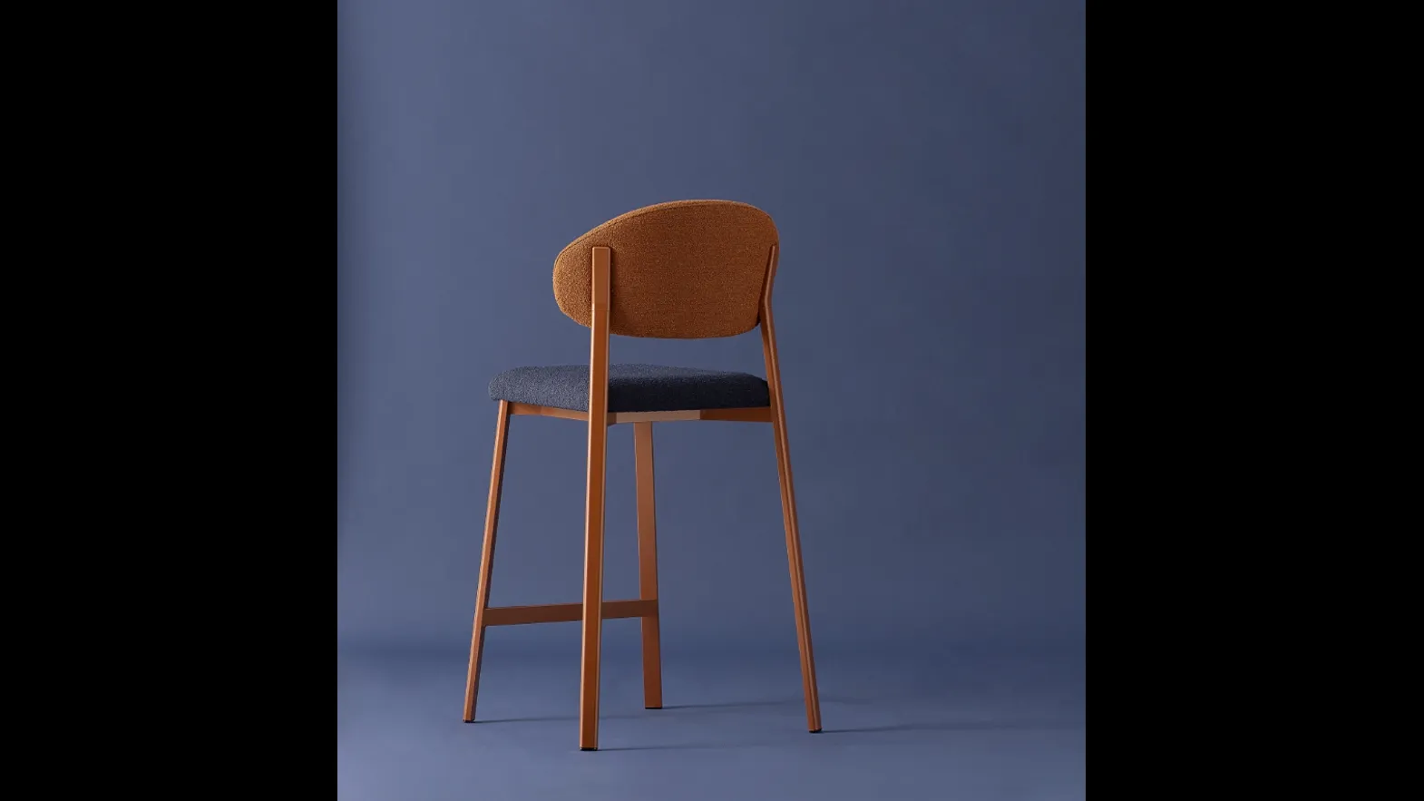 Sgabello Beba Curvy di Pointhouse