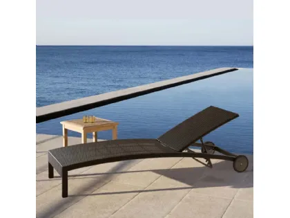 Lettino da giardino Sun Bed in alluminio rivestito con fibra di polipropilene intrecciata a mano di La Seggiola