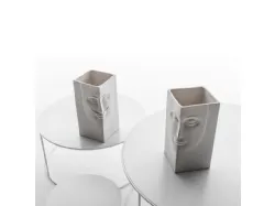 Vaso in ceramica con viso di Artù e Ginevra Faces di Adriani e Rossi