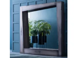 Specchiera Look con cornice in finitura laccato silverblack di Adriani e Rossi