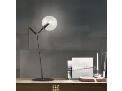 Lampada in metallo con sfera bianca Gioconda Table di Adriani e Rossi