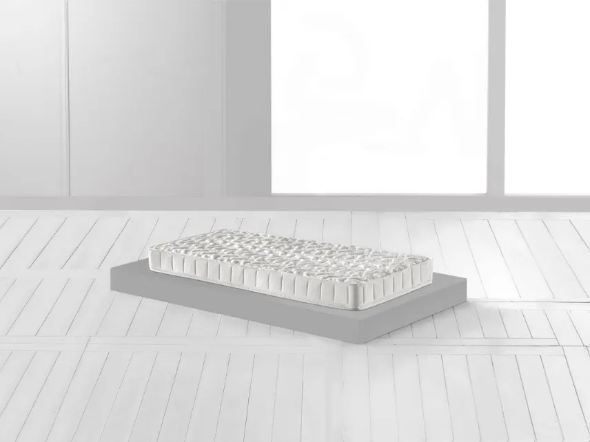 Materasso Fiaba 5 Plus creato per l'infanzia con rivestimento in tessuto antisoffoco in viscosa e imbottitura in fibra anallergica di Magniflex