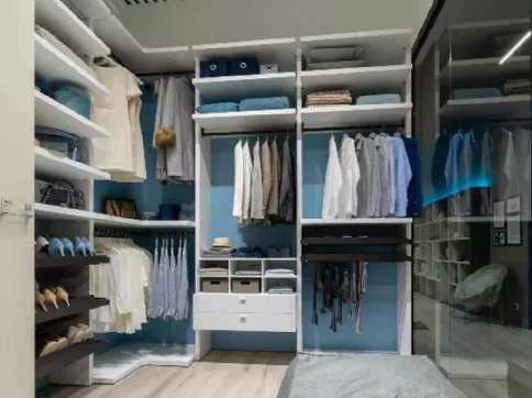 Cabina Armadio in laminato Bianco e laccato cielo NC403 di Moretti Compact