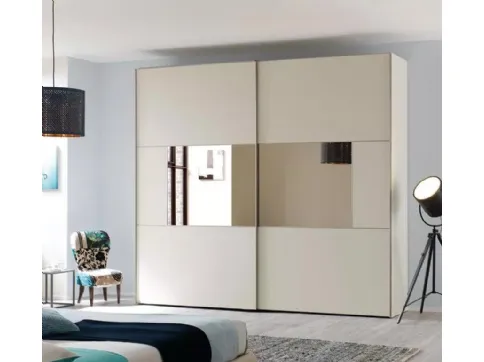 Armadio con ante scorrevoli in laminato quarzo e specchio in tonalità bronzo NC210 Slider Zone C di Moretti Compact