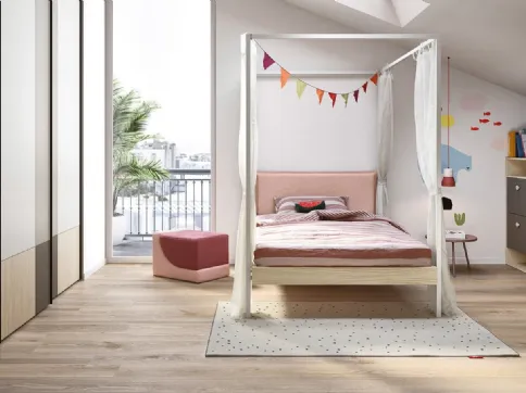 Cameretta componibile con letto a baldacchino e armadio ad ante scorrevoli Kids space 06 di Nidi