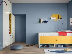 Cameretta su misura con armadio a muro e pensili a parete Kids space 08 di Nidi