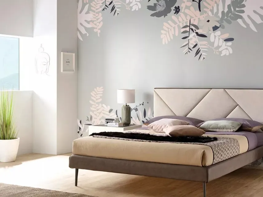 Letto matrimoniale con testiera composta da tasselli in ecopelle SC221 di Moretti Compact