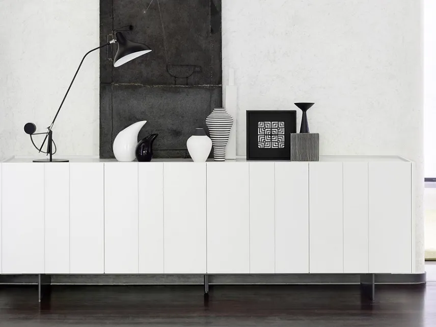 Madia Stripe in laccato Bianco opaco di Novamobili