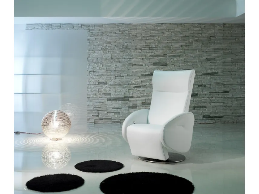 Poltrona Relax Champion in pelle con basamento girevole de Il Benessere