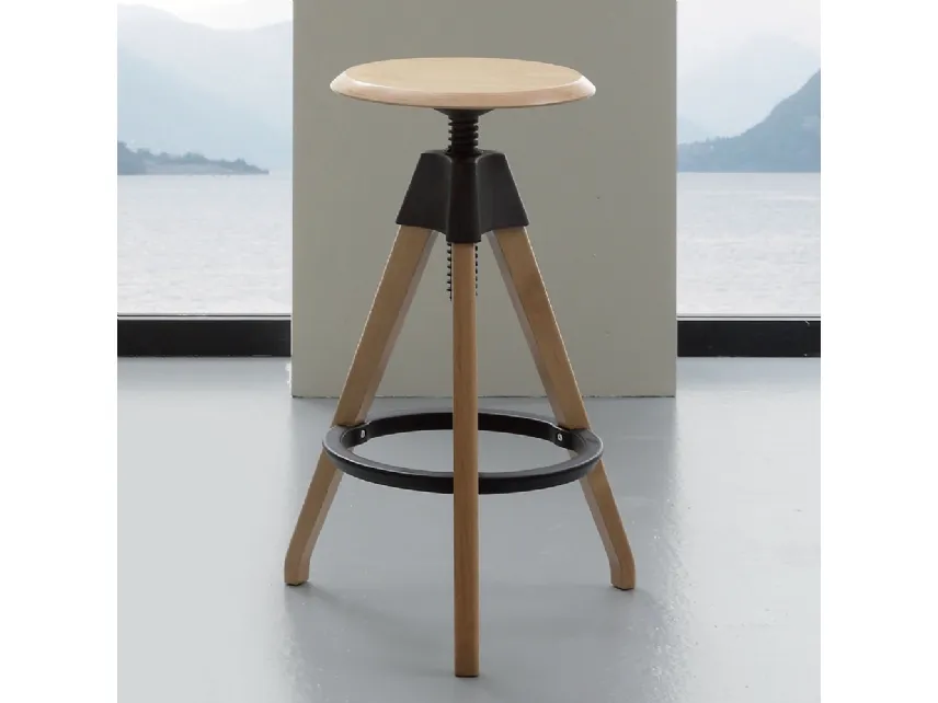 Sgabello Giotto grande in Faggio naturale con particolari in polipropilene nero di La Seggiola