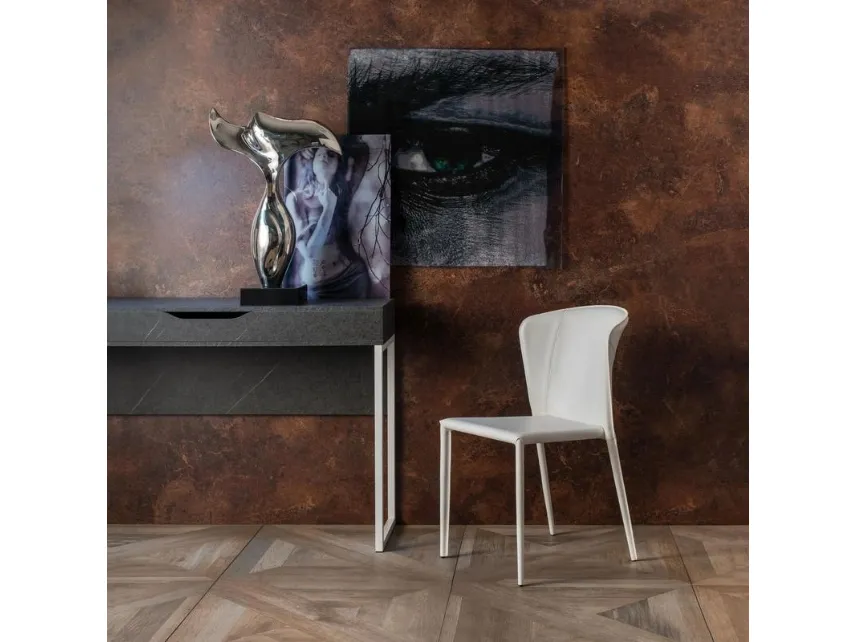 Sedia Break rivestita in similcuoio bianco di Stones