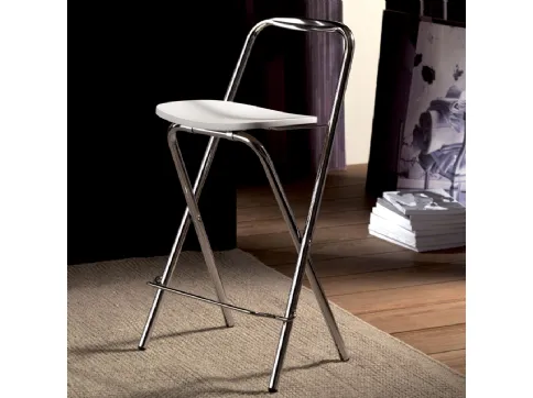 Sgabello pieghevole Trik in metallo cromato con sedile in laminato laccato bianco di La Seggiola