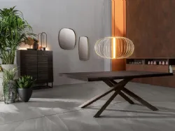 Tavolo allungabile in rovere con gambe in metallo Spike di Stones