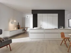 Cucina Design con penisola Neoleaf di Nolte