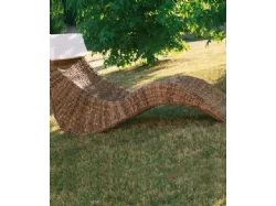 Sdraio di design Chaise Lounge finitura intreccio di Banano naturale con cuscino in tessuto di La Seggiola