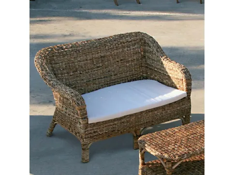 Divano Clito Mini sofa finitura intreccio di Banano naturale con cuscino in tessuto di La Seggiola