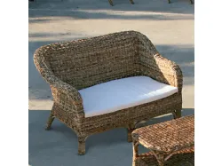 Divano Clito Mini sofa finitura intreccio di Banano naturale con cuscino in tessuto di La Seggiola