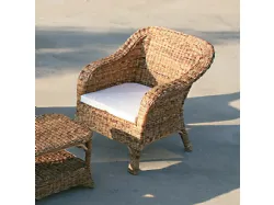 Poltrona Clito Mini sofa finitura intreccio di Banano naturale con cuscino in tessuto di La Seggiola